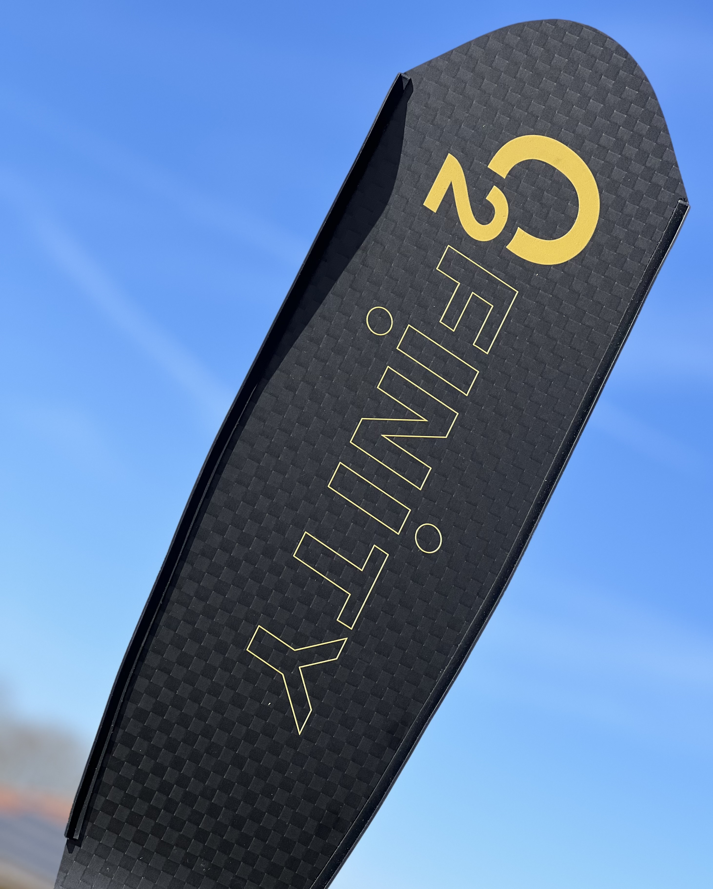 Carbon 8K Plain Rueckseite